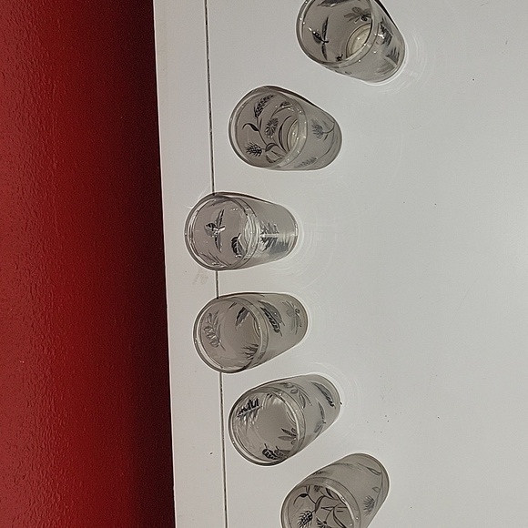 Vintage 6 Libbey Silver Leaf 4 Ounce Juice Glasses (4" Tall) - Picture 3 of 3